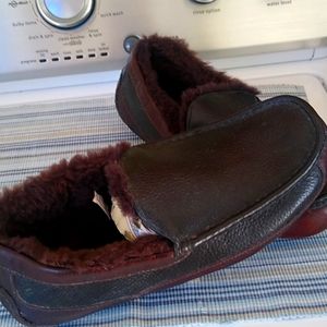 Like New Men's UGGS Leather Slip Ons